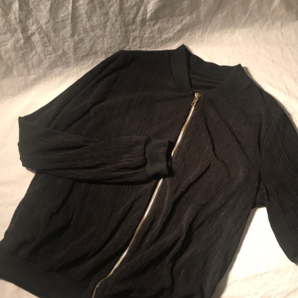 *5/$25!* Black Ribbed Bomber Jacket Womens S / M